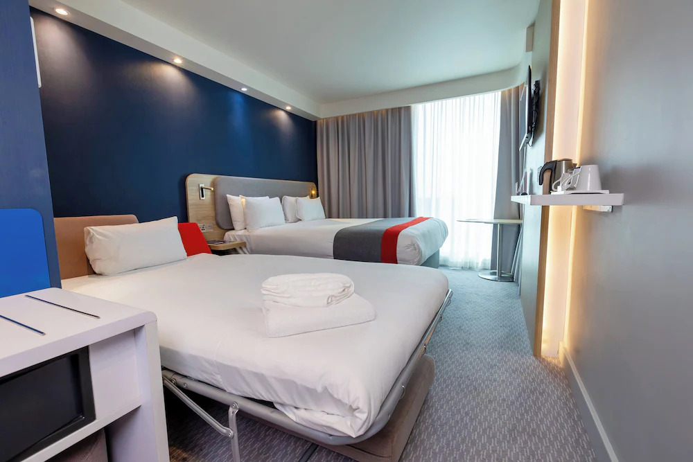 Holiday Inn Express Manchester - Trafford City by IHG — 7