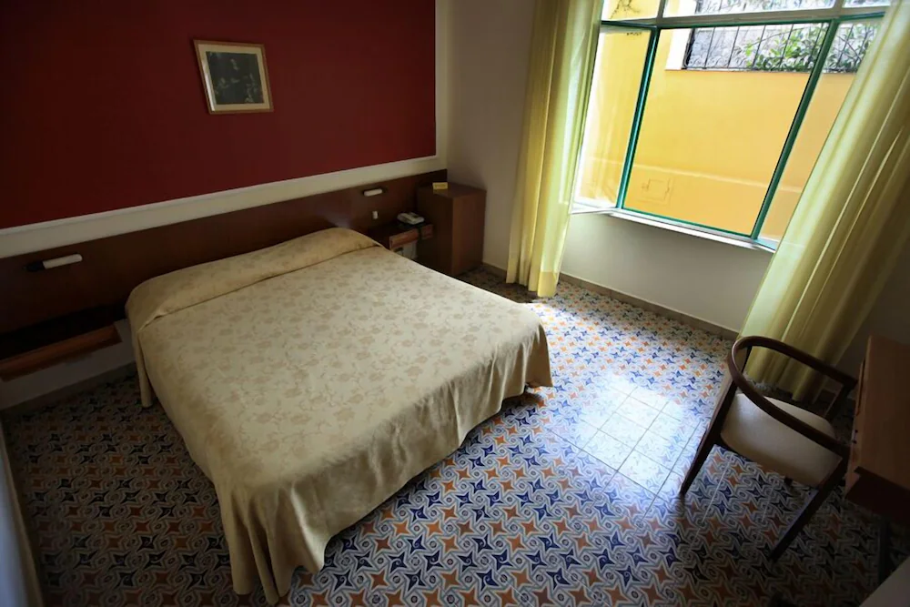 Hotel Continental — 1