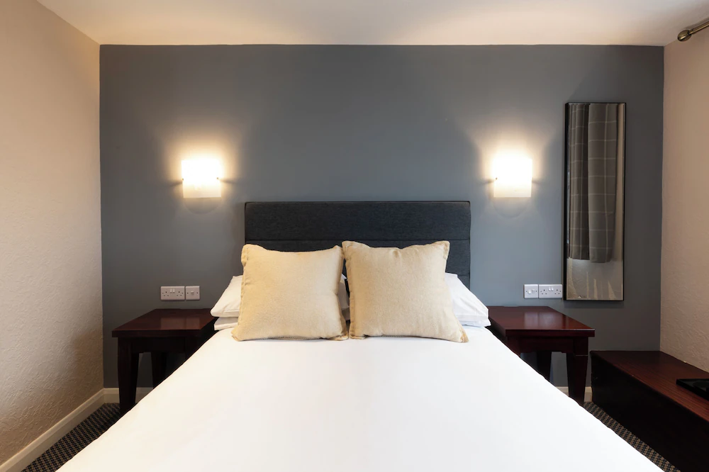 Springfield Hotel And Restaurant — 4