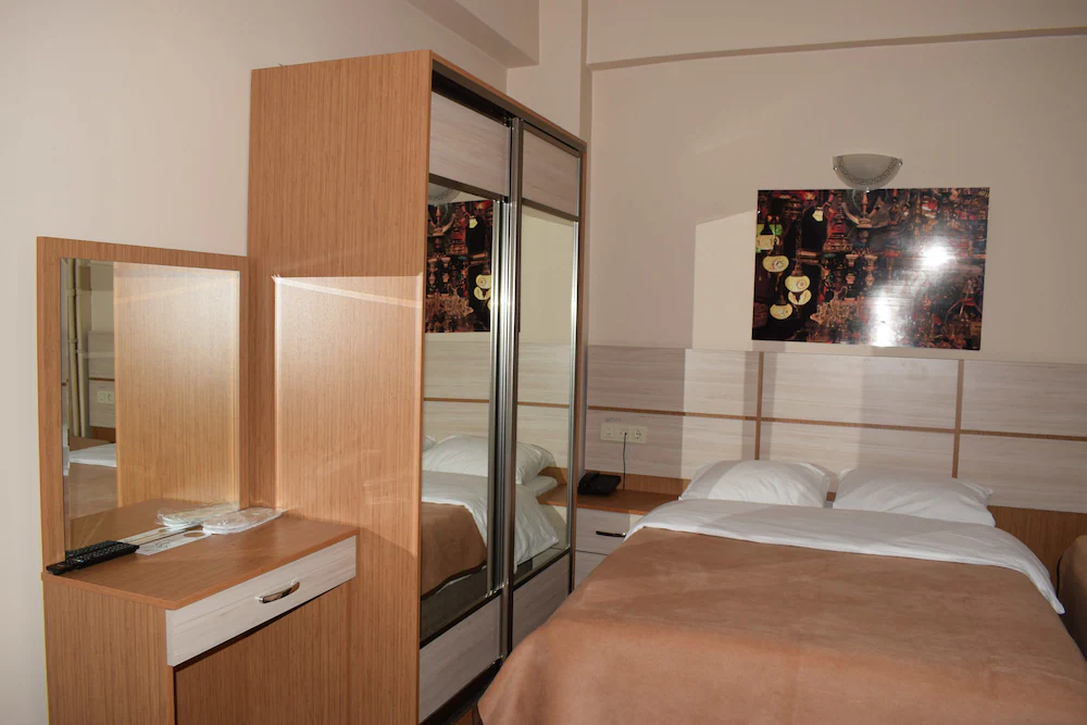 Royal Suites Besiktas Hotel — 2