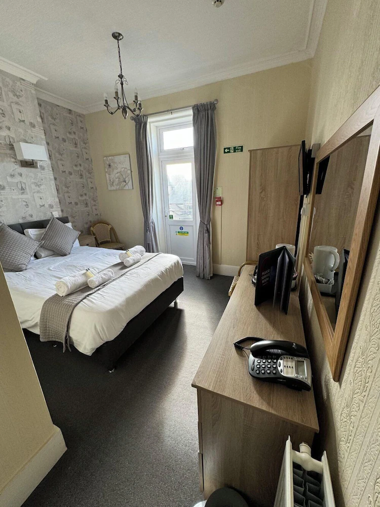 The Winchmore Hotel — 1