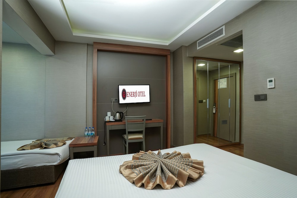 Enerji Hotel — 2