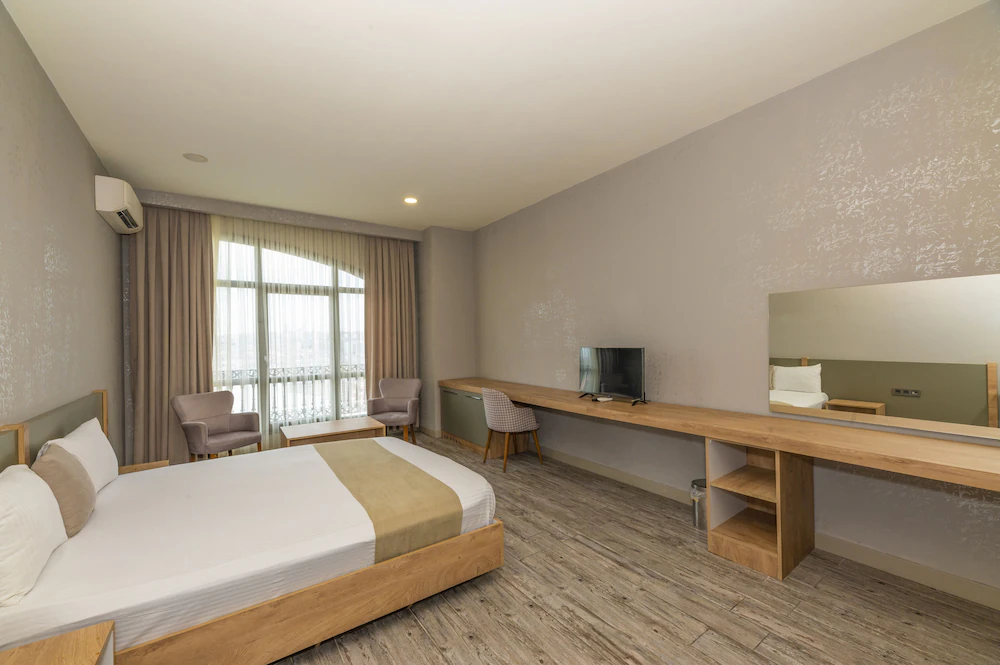 Agora Suites — 5