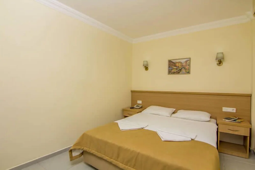 Hotel Karbelsun — 1