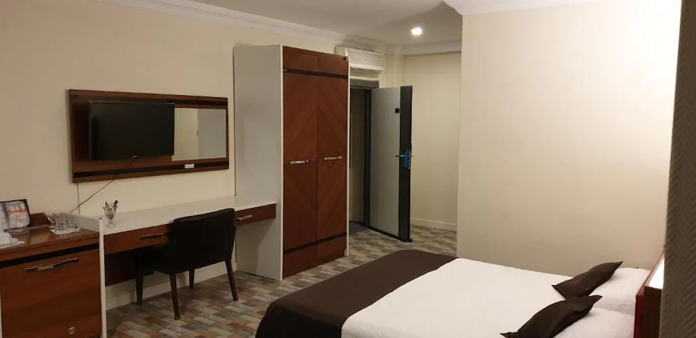 Eriza Hotel — 2