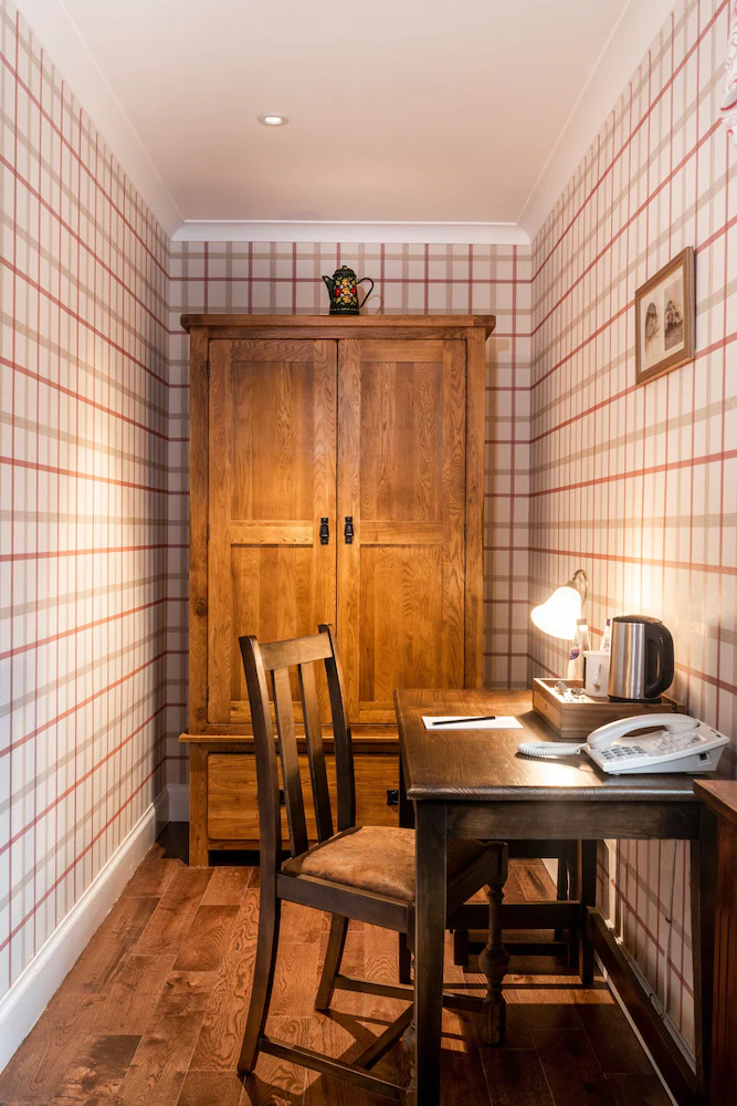 The Cluanie Inn — 1