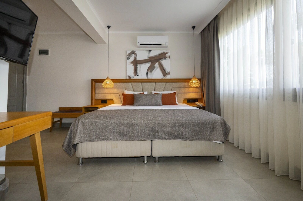 Yalipark Beach Hotel — 4