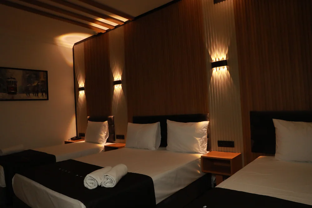 Rays Hotel — 2