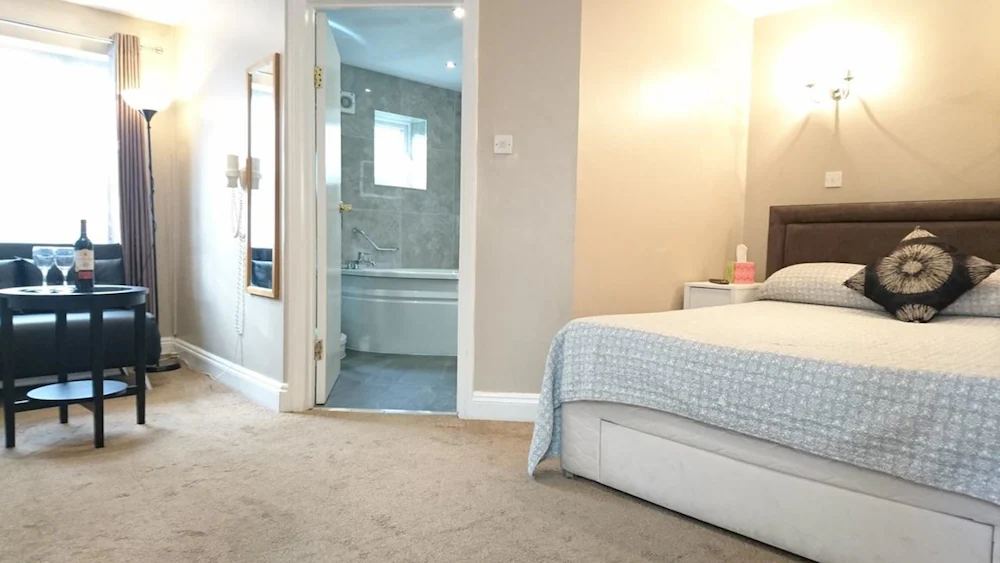 Avis Hotel Bromley — 4