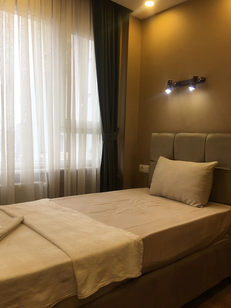 Ulubat Castle Hotel — 2