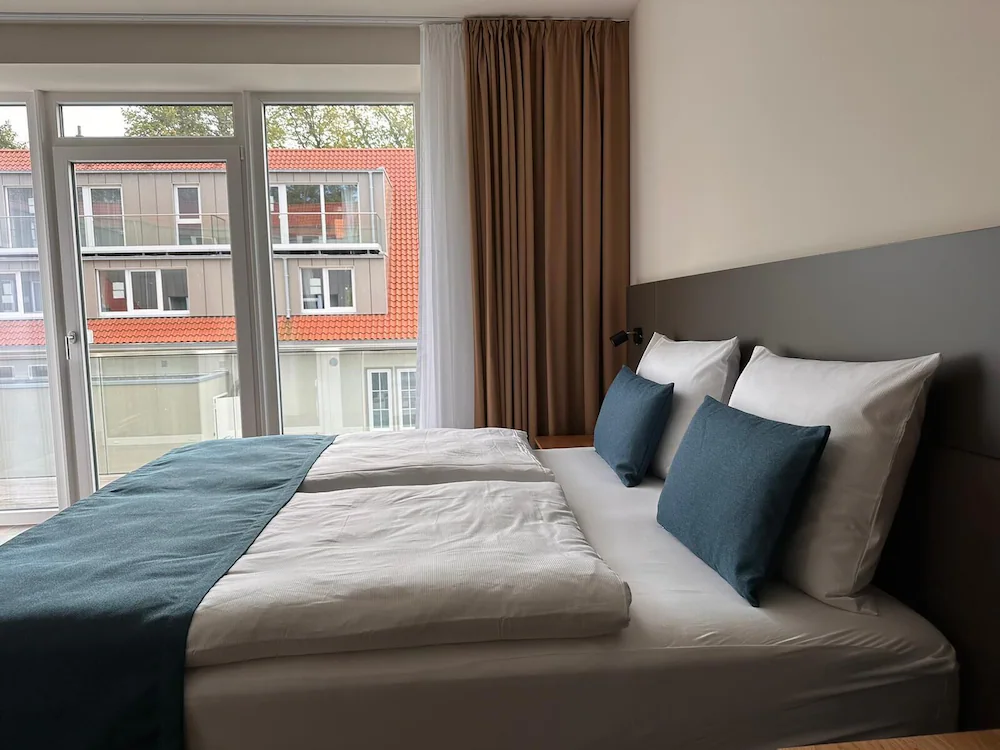 Hotel SCHöne Aussicht, Stilvoll modern, direkt am Rüstersieler Hafen — 3