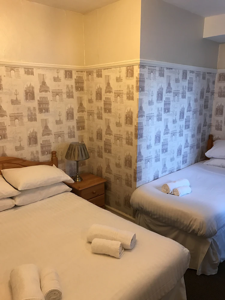 Queens Plaza Hotel — 4