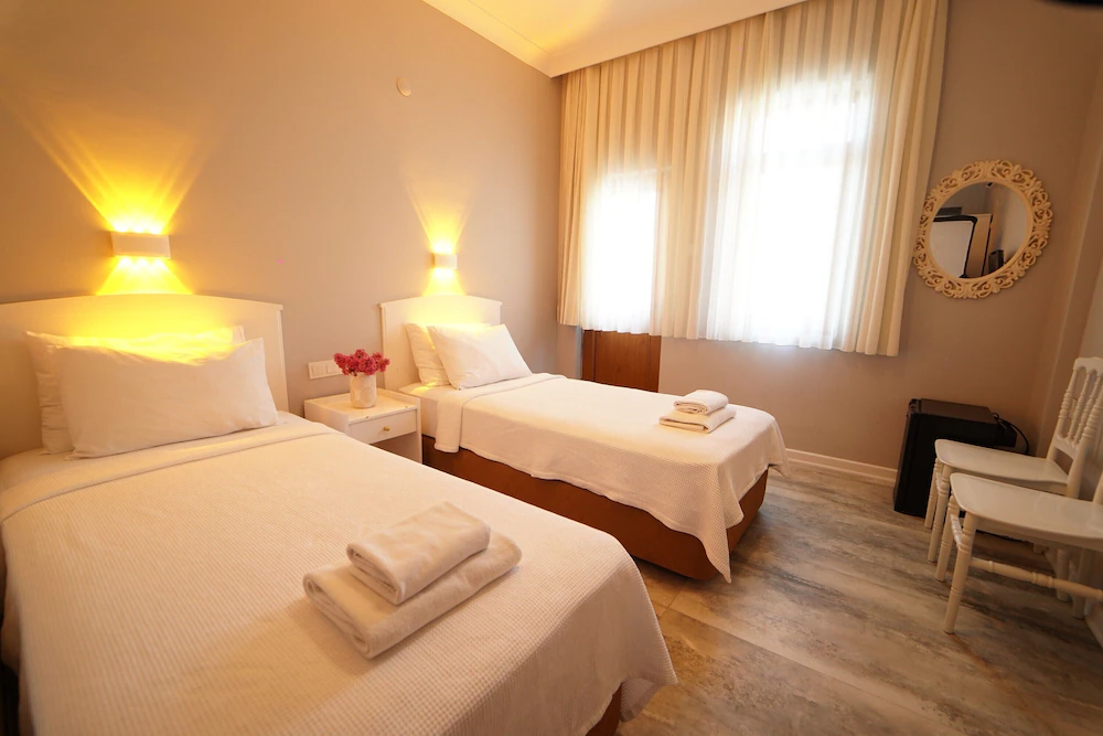 Suzanne Hotel — 2