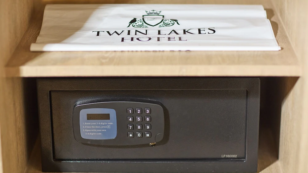 Twin Lakes Hotel, photo 4