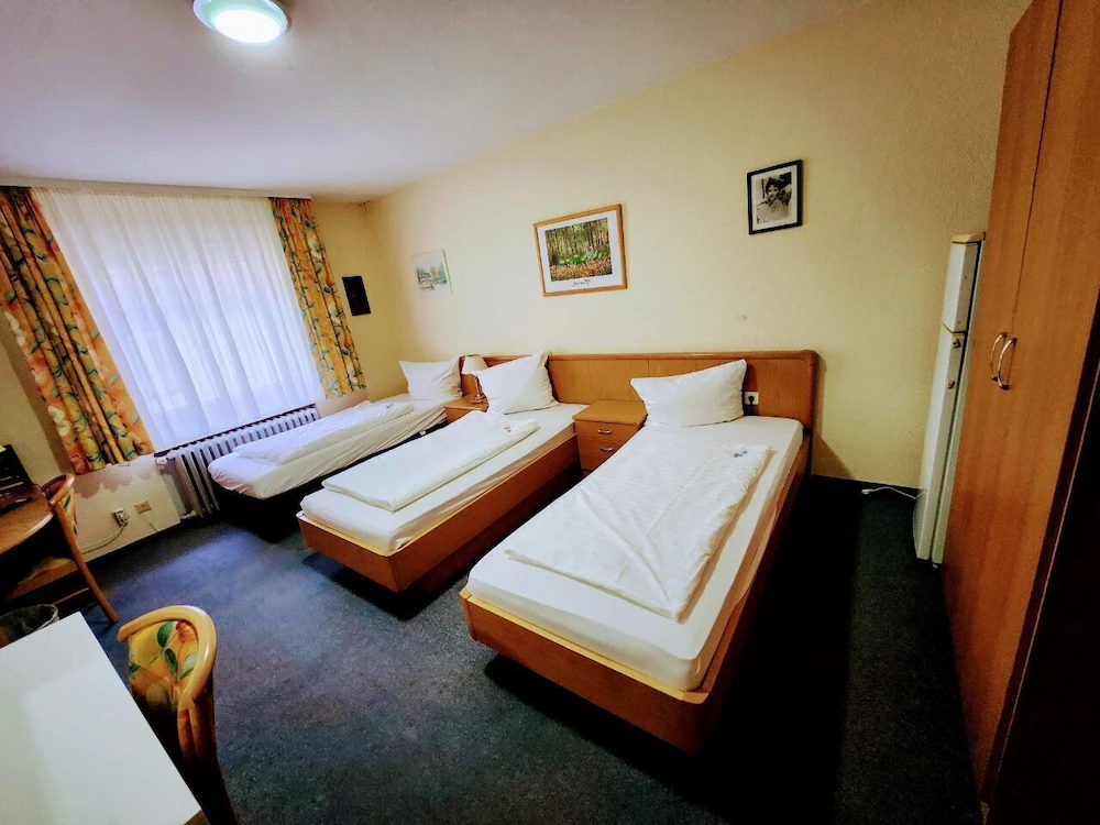 Hotel Schiff — 2