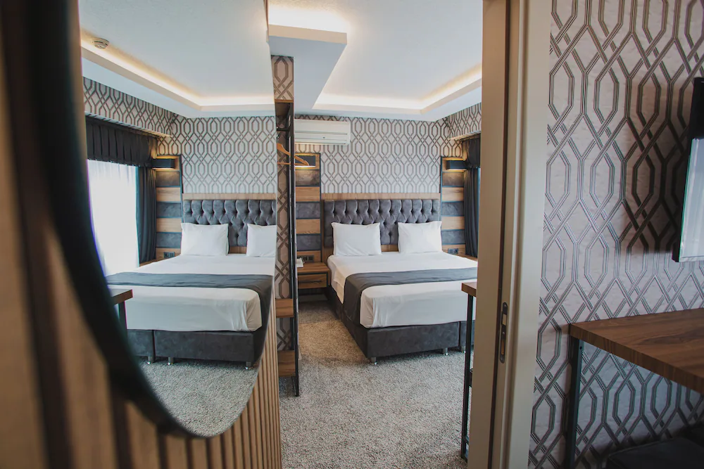 Prusias Otel — 3