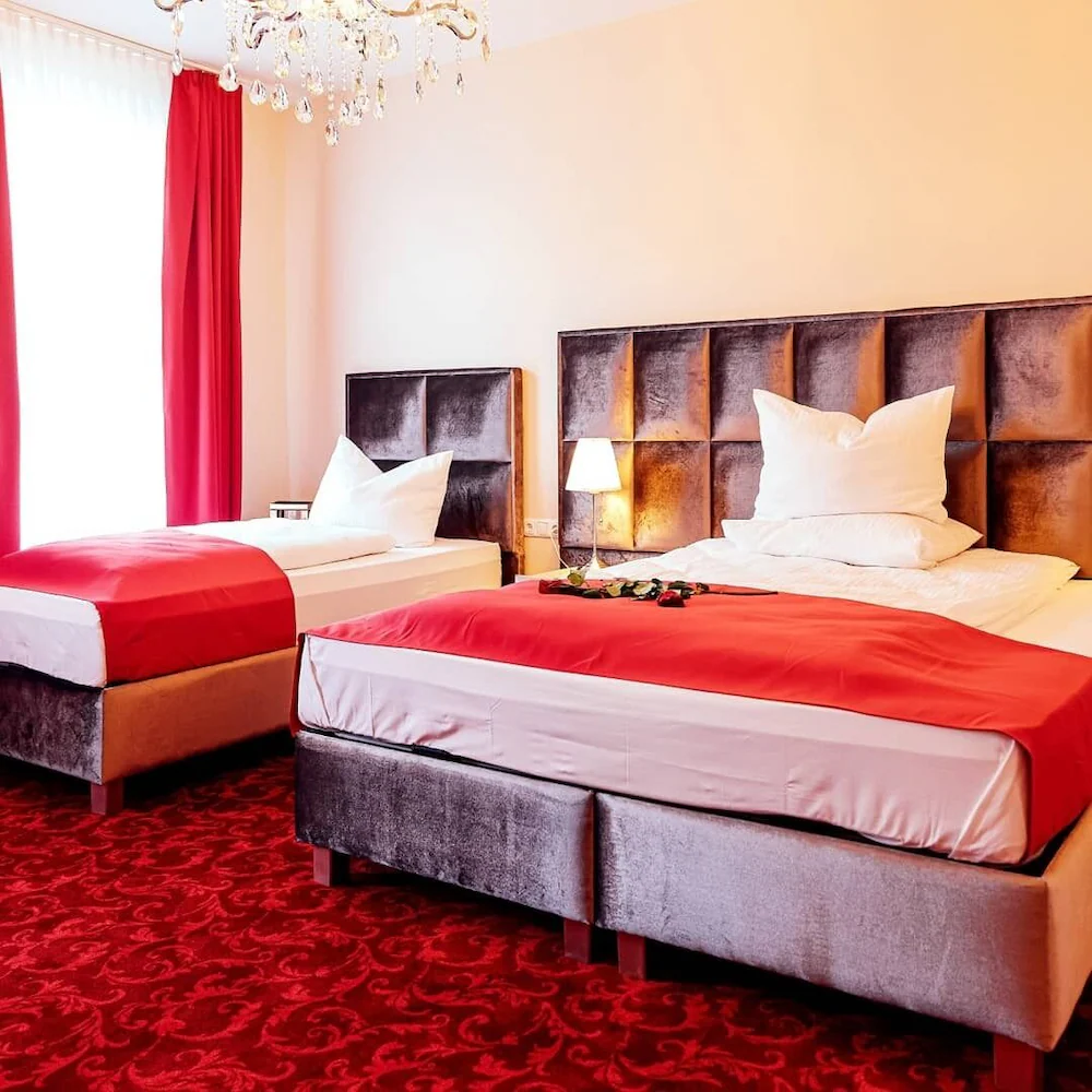 Hotel Hamburger Perle — 3