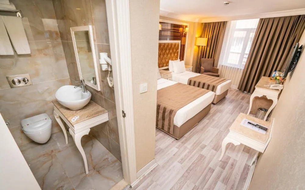 Kunlun Kensington Hotel — 1