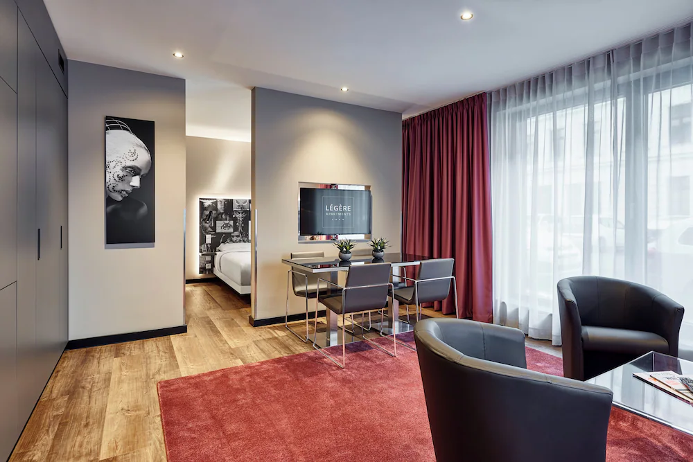 LEGERE EXPRESS Leipzig — 4