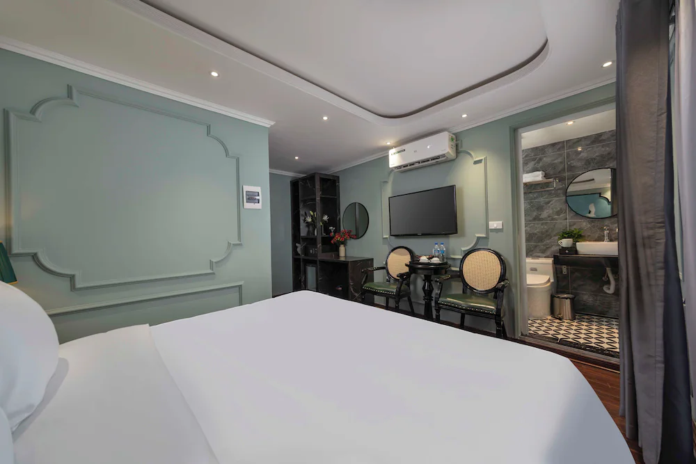 Madelise Central Grand Hotel — 5
