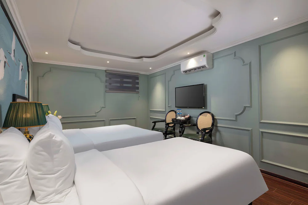Madelise Central Grand Hotel — 6
