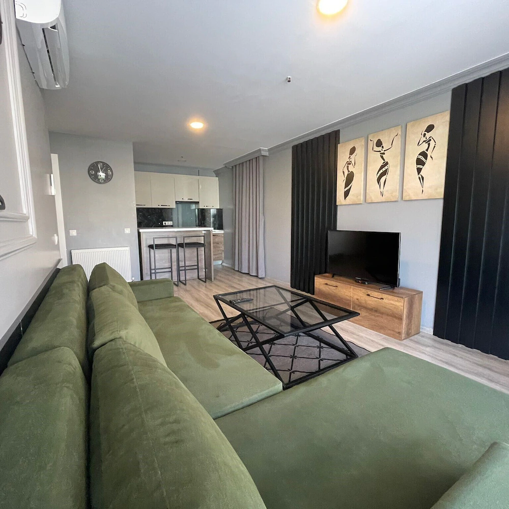 On4 Rooms & Suites — 2