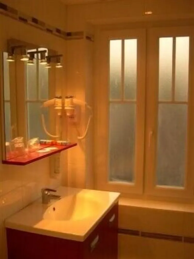 Normandy Hotel — 3