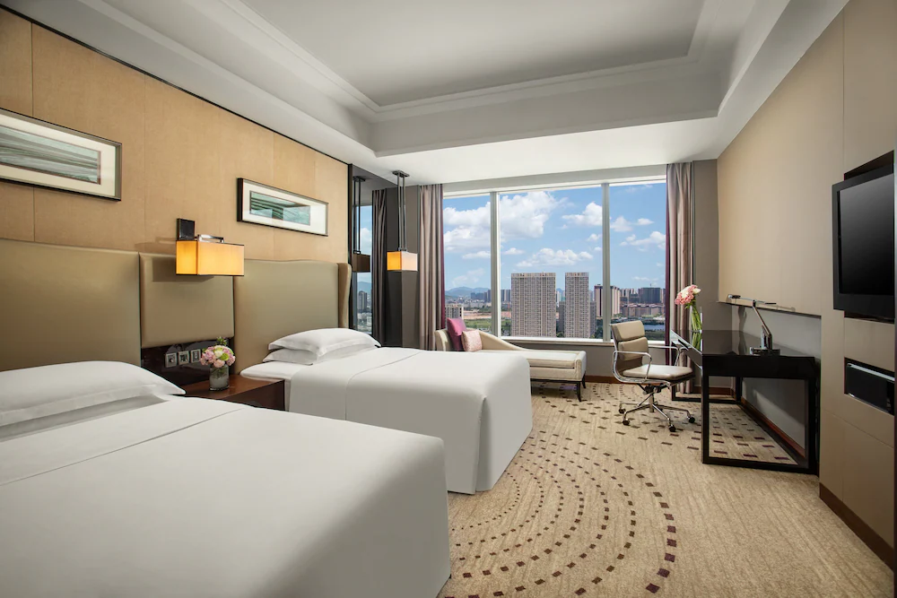 Crowne Plaza HUIZHOU by IHG — 2