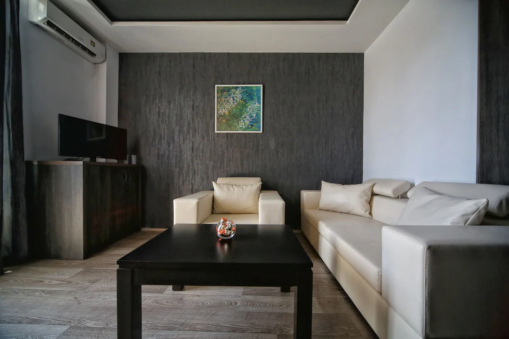 Hotel Continental — 5