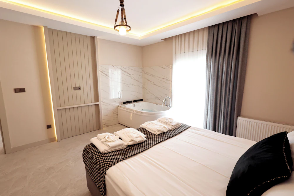 Mustang Suite Hotel — 6