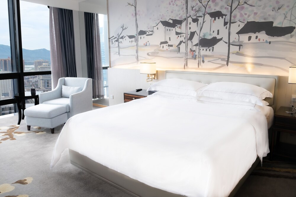 Shenzhen Huaqiang Plaza hotel (Huaqiangbei Metro Station) — 6