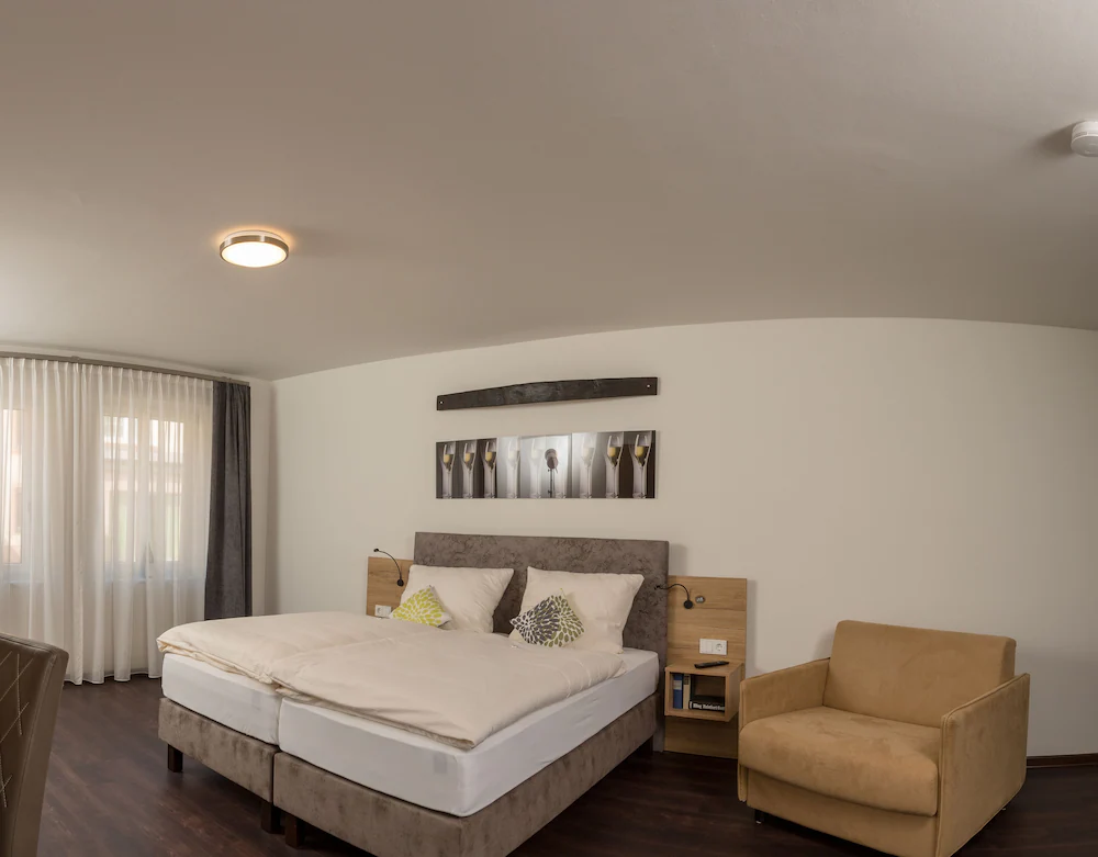 Weinhotel Ayler Kupp — 2