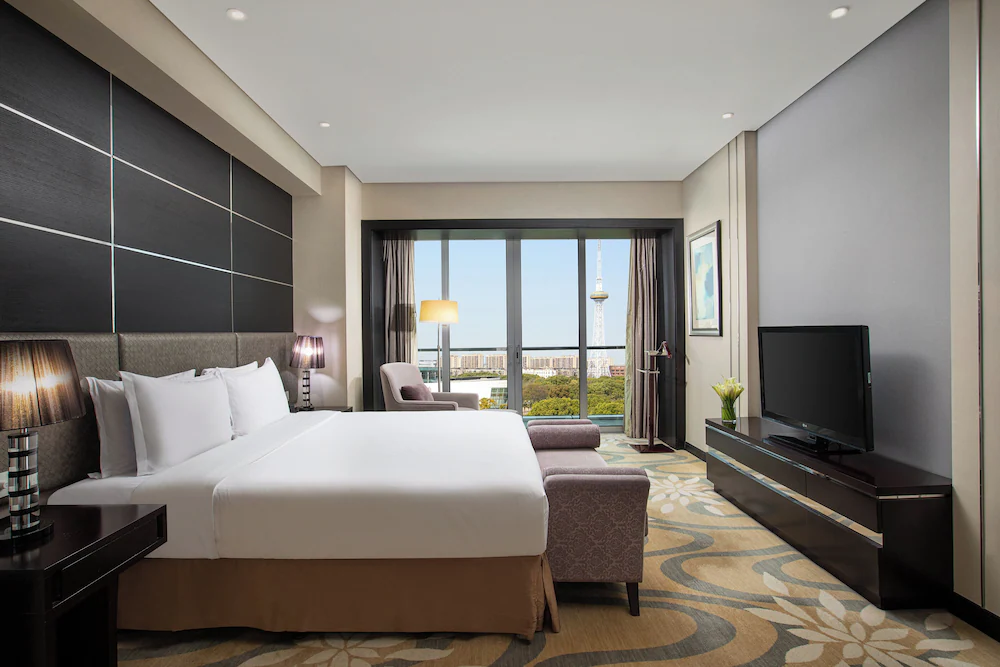 Crowne Plaza Shanghai Xiayang Lake by IHG — 7