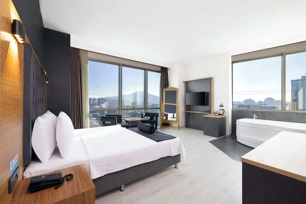 Asia Artemis Suite — 4