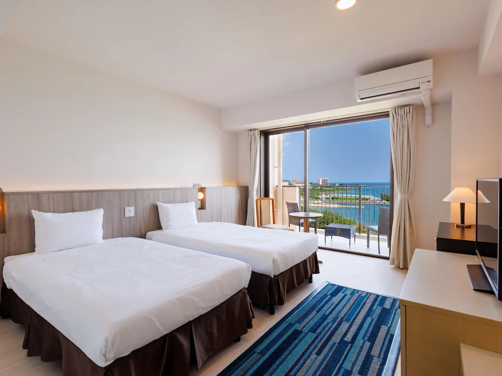 Hotel Breezebay Marina — 3
