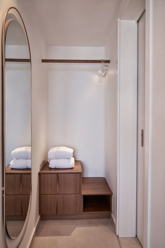 Brilliance Suites - Adults Only — 2