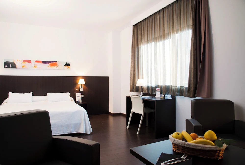 Hotel Sercotel Plana Parc — 2