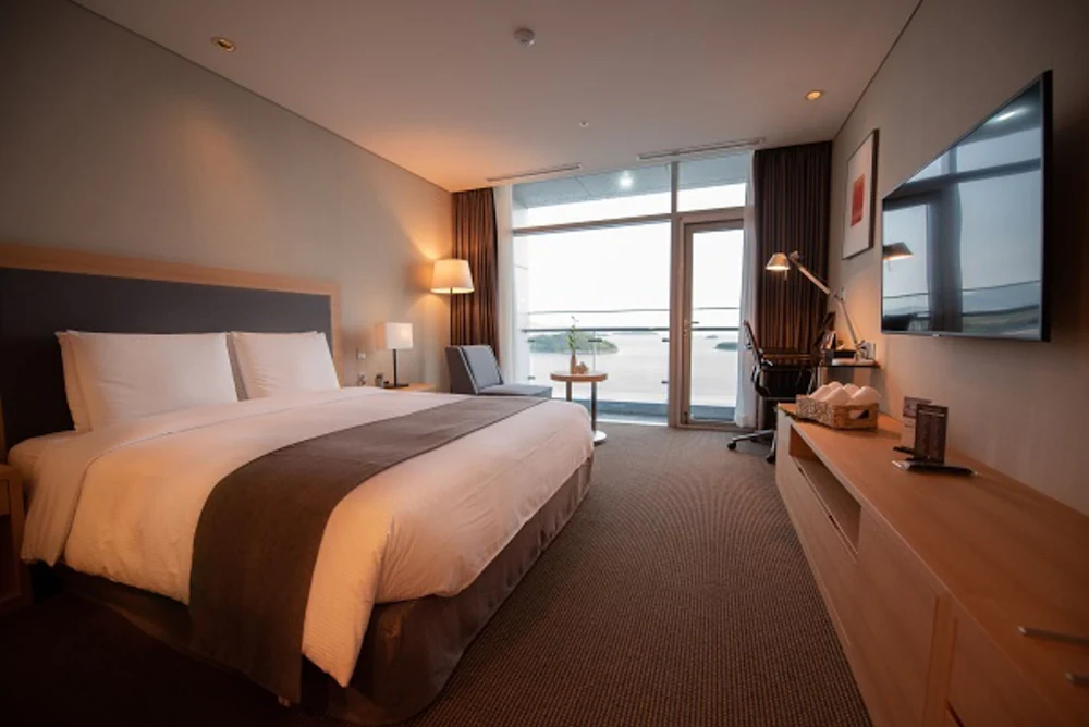 Hidden Bay Hotel — 7