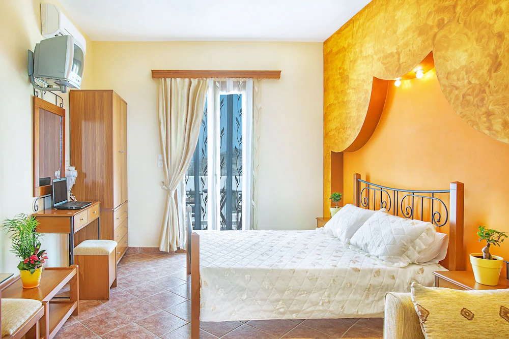 Golden Sun Hotel — 5