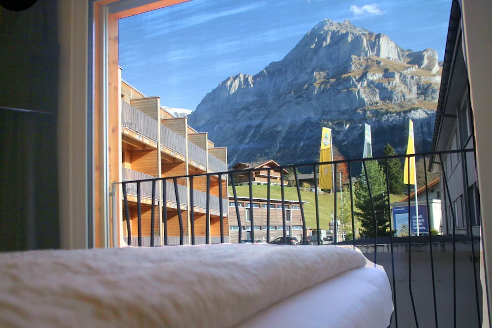 Eiger Lodge Chic — 2