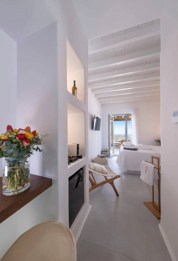Legendary Suites — 3