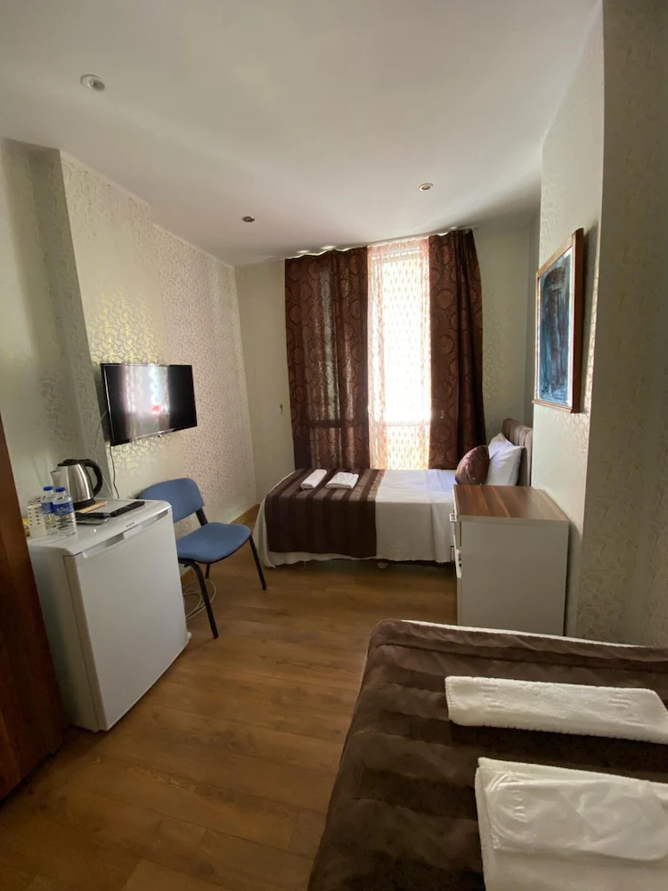 Garden Hill Hotel — 3