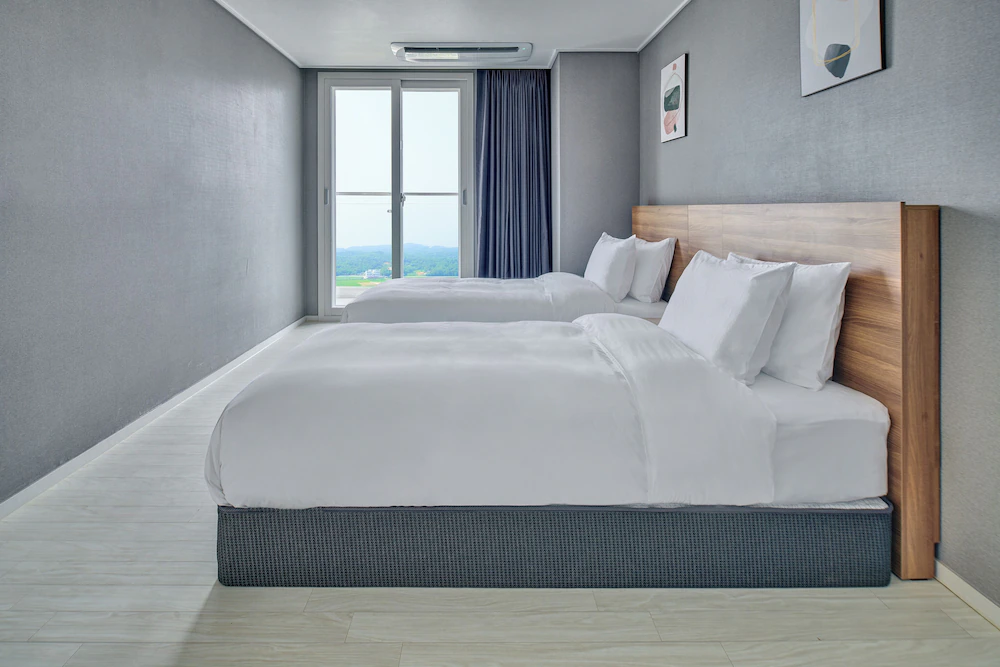 Gangneung Chonpines Ocean Suites Hotel — 4