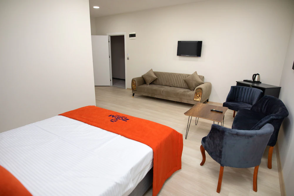Zoom Hotel — 1