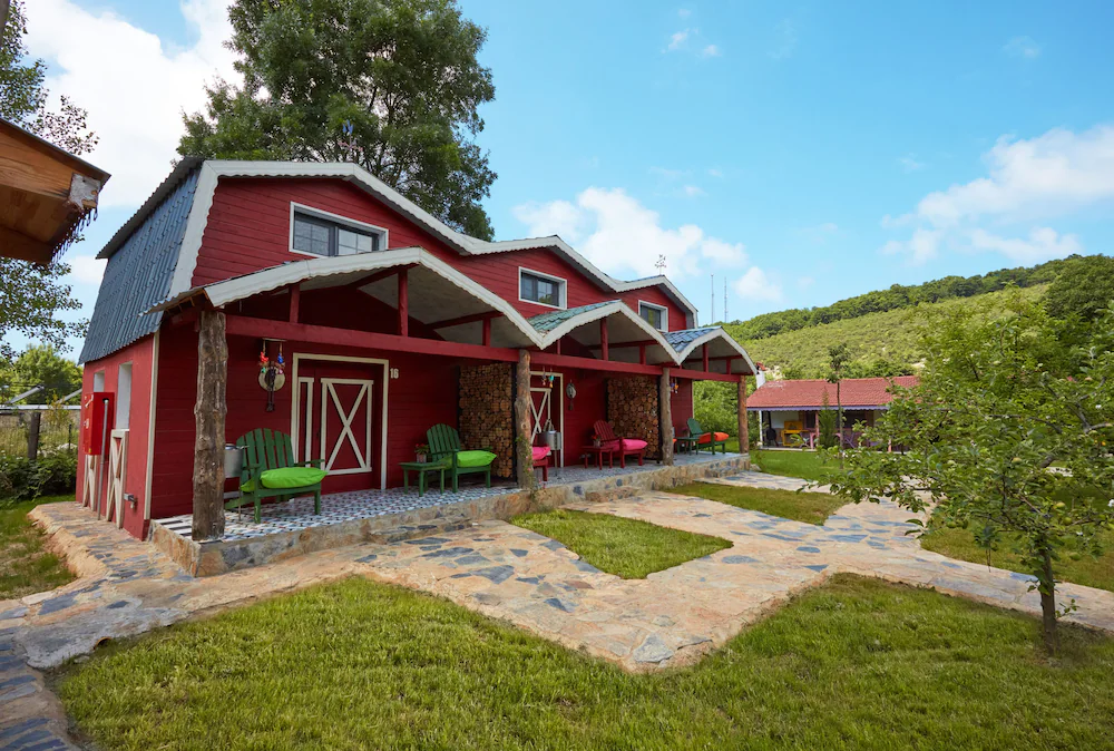 Dachas Cove Hotel — 3