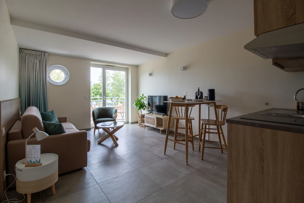 Shana Hotel & Residence — 3