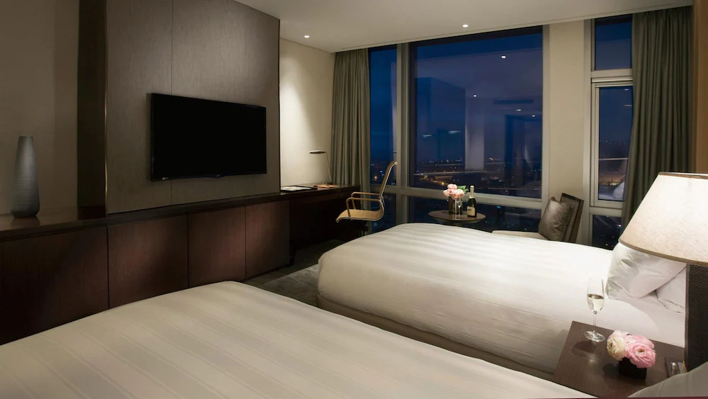 Lotte City Hotel Jeju Airport — 1