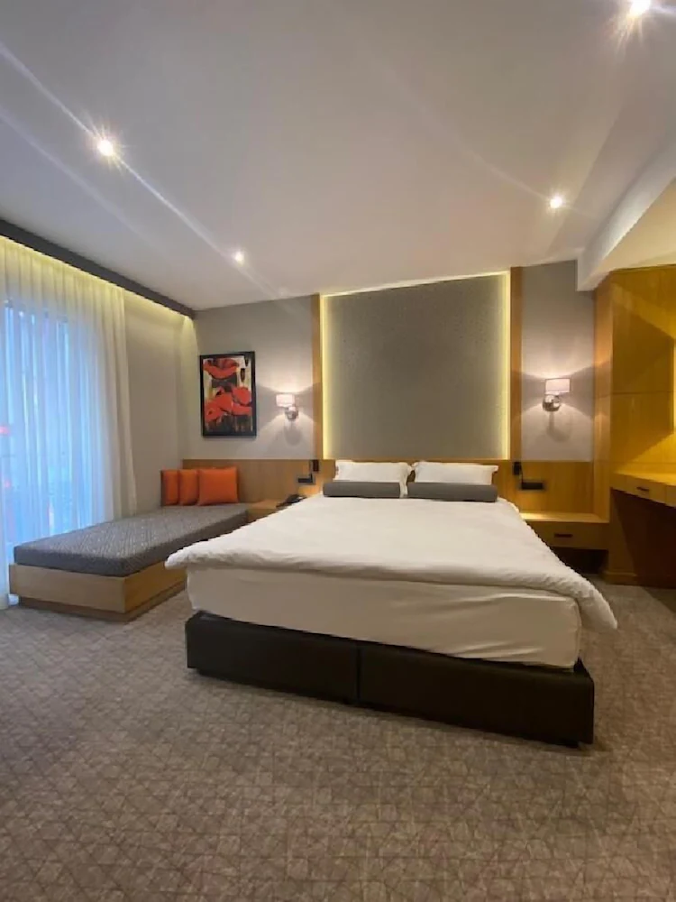 Bella Hotel — 2