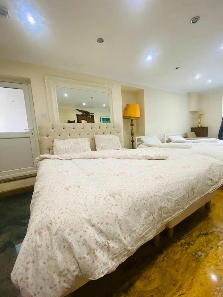 Aron Guest House — 3