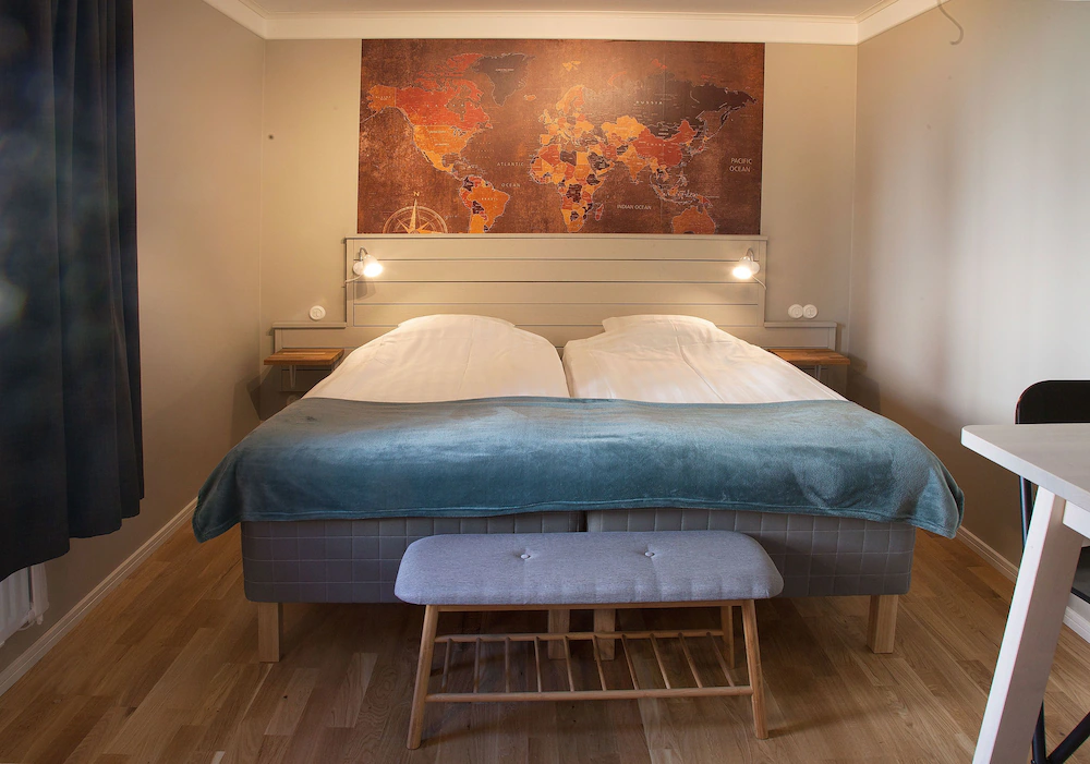 Södra Hotellet — 6
